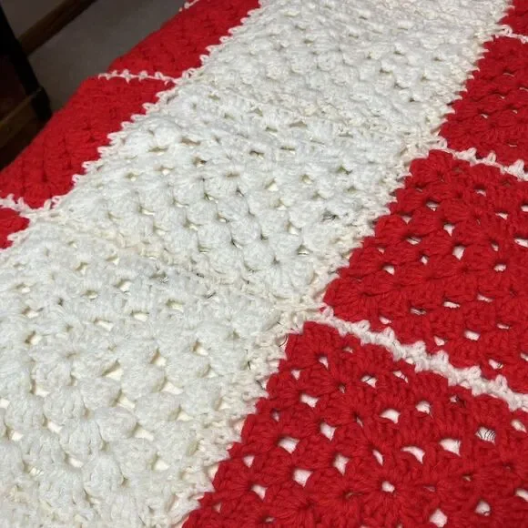 Vtg Handmade Crochet Granny Square Afghan Bedspread Approx 70 x 96 Red & White